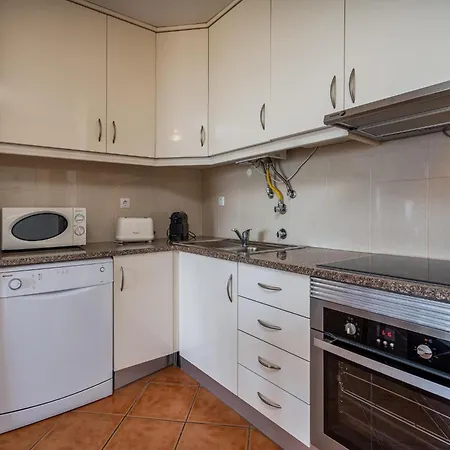 Apartament T1 Com Varanda E Vista Mar A 200m Da Quarteira