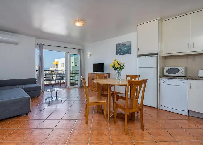 Apartment T1 Com Varanda E Vista Mar A 200m Da